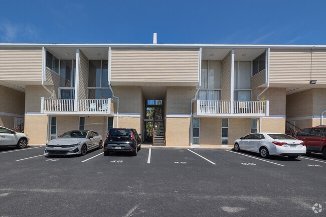 Alternate - Seaplace Condominiums