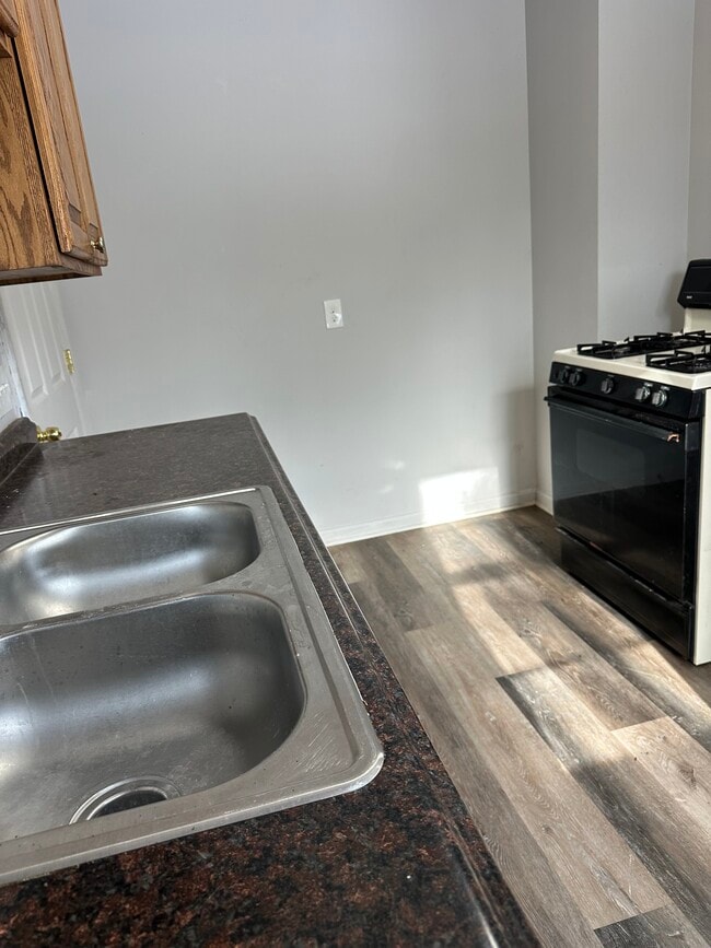 Photo - 2340 E 90th St