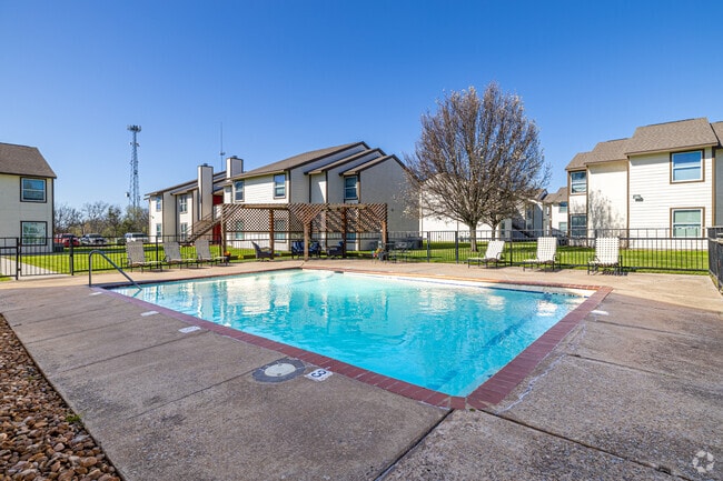 Pool - The Boulders at Bois D'Arc Creek