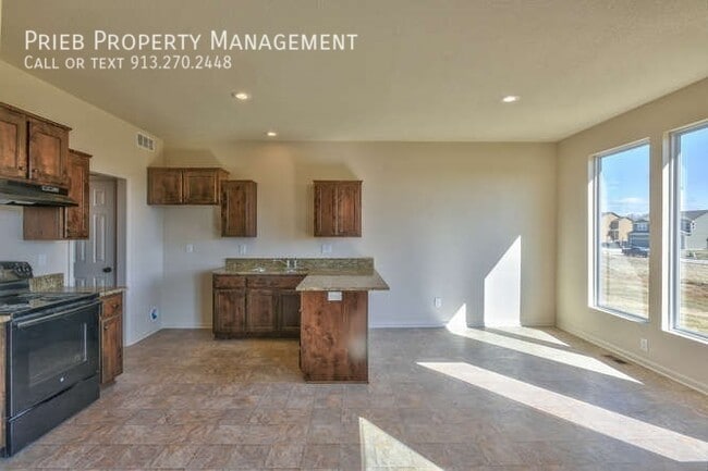 Photo - 1920 W Surrey St