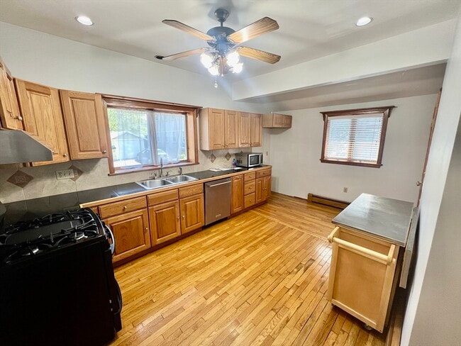 Photo - 616 Adams St