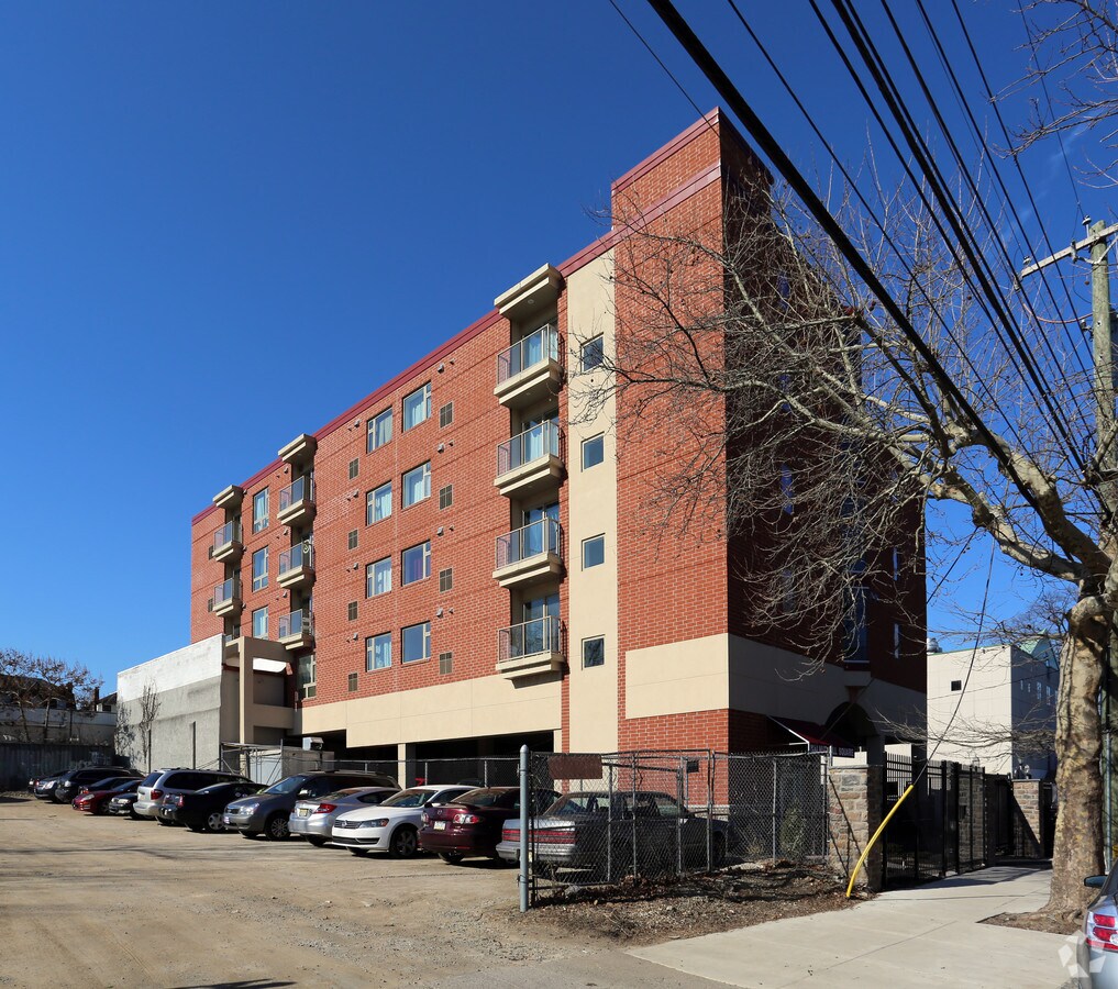 Walnut Hill Square Apartments - Walnut Hill Square Apartments