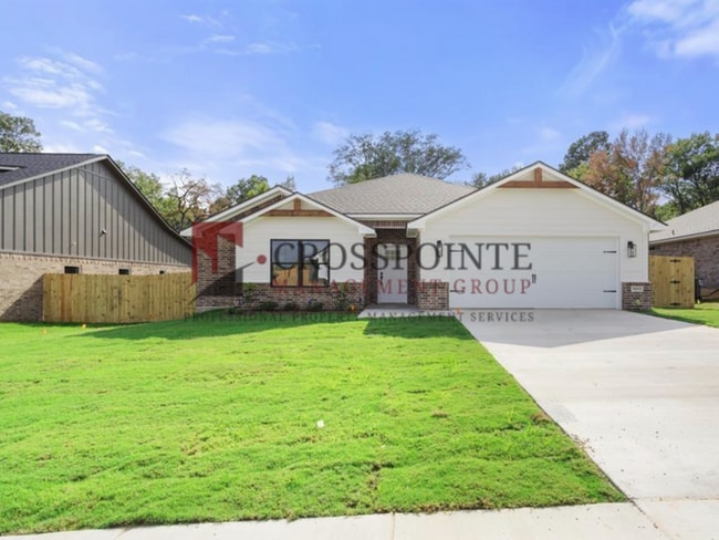 Building Photo - Beautiful and Spacious 3-Bedroom, 2-Bath Rental Home with Modern Finishes