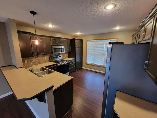Photo - 2208 Thistle Cir