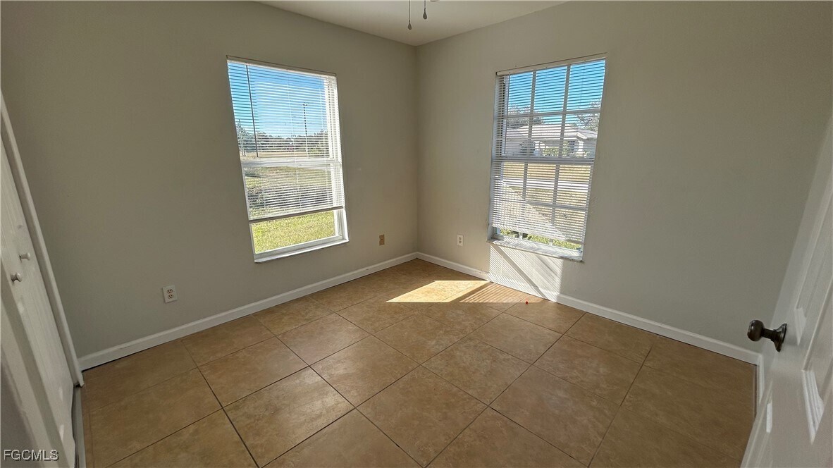 Photo - 3315 25th St W