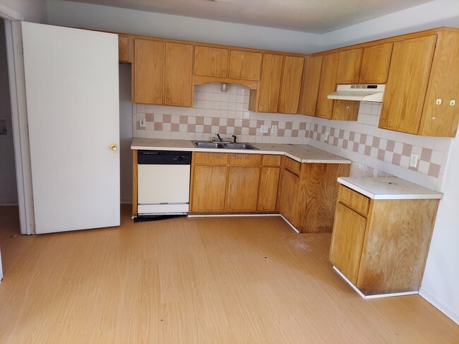 Building Photo - 2810 Cantabrian Dr Unit C Rental