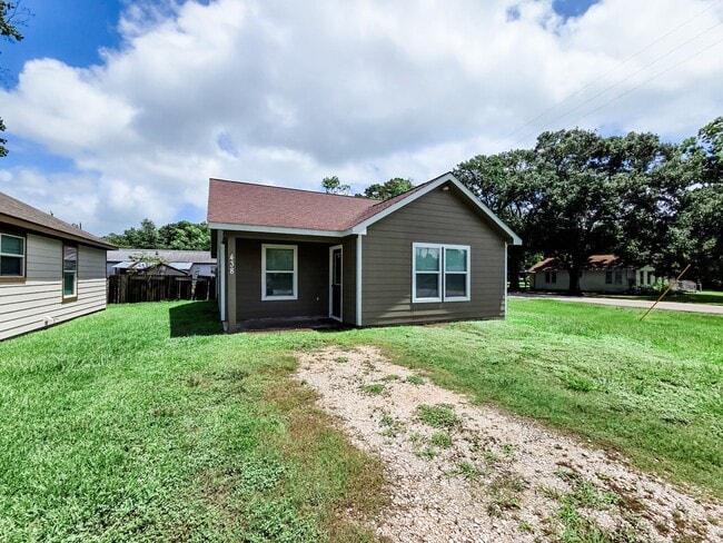 438 Spence Ln