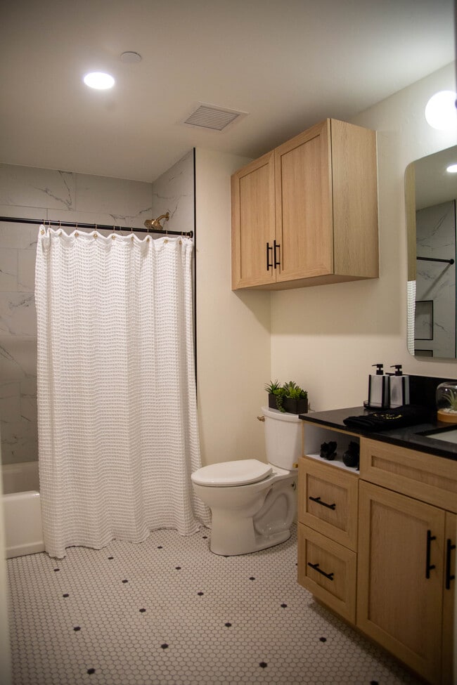 Bathroom - The Harlow