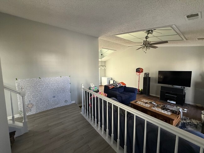 Photo - 1172 Hill Crest Dr