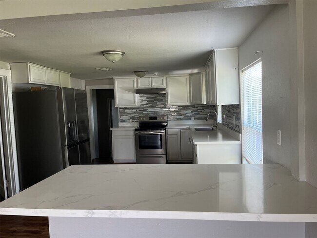 Photo - 206 S Market St