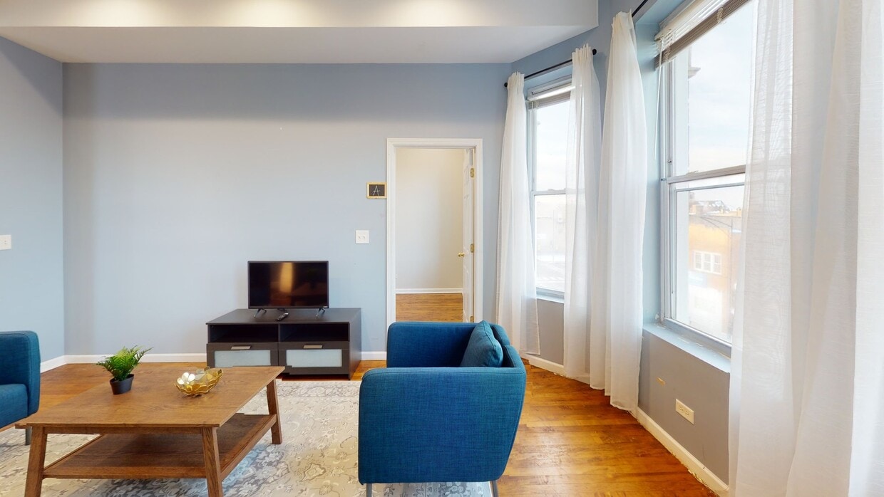 Photo - Private bedroom in 3 bed/2 bath Home