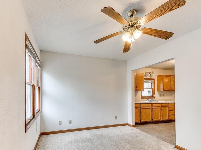 Photo - Spacious 5-Bedroom Home Near Drake University