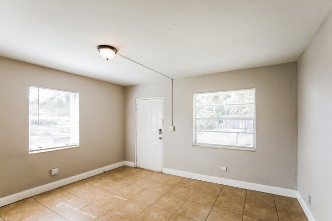 Photo - 2814 NW 6th St