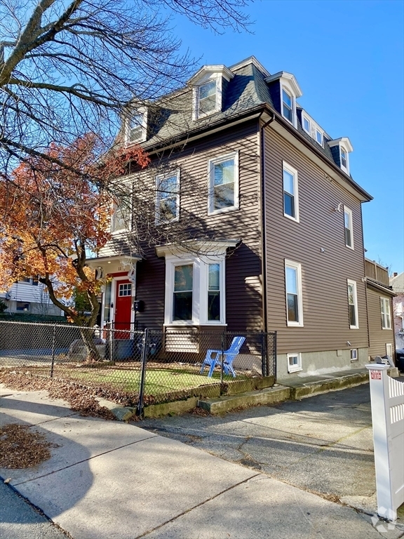 Building Photo - 11 Greenville St Unit 2 Rental