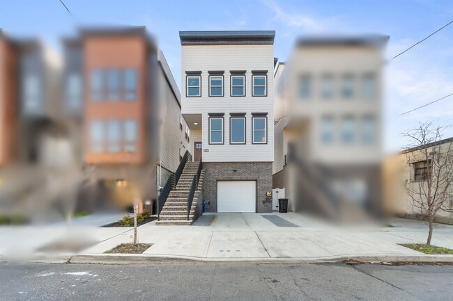 Building Photo - 94 Van Horne St Unit 2