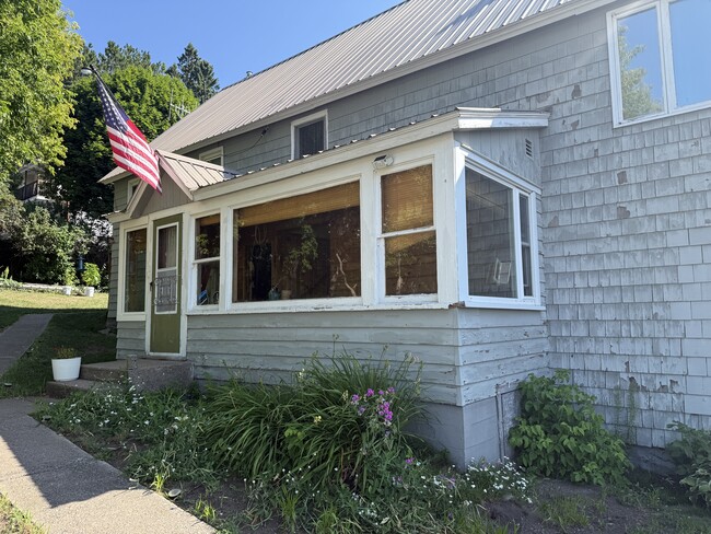 Photo - 217 E Franklin St Unidad A