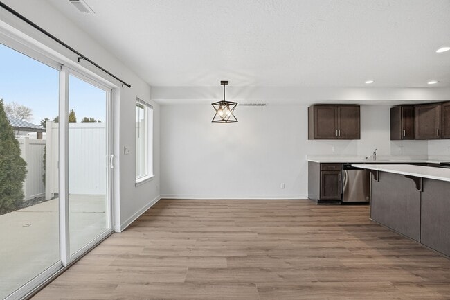 Photo - 1506 N Michigan Ln