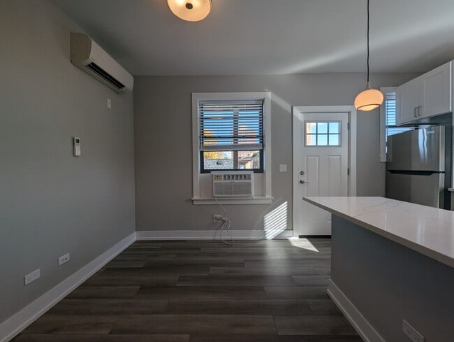 Photo - 3902 N Janssen Ave Unit 3