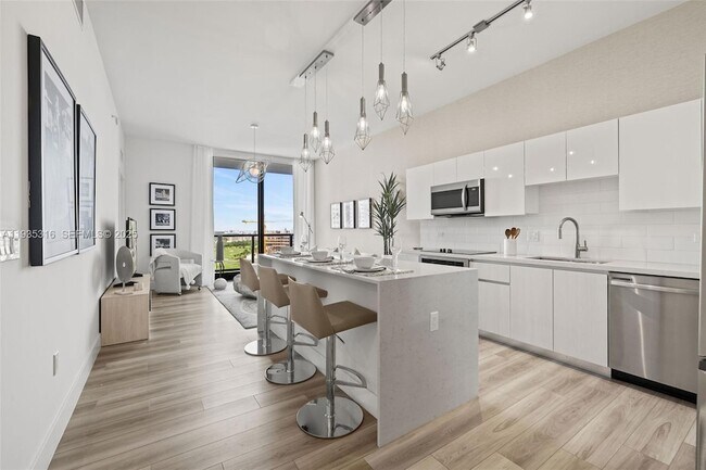 Photo - 101 Diplomat Pkwy Unit 1605