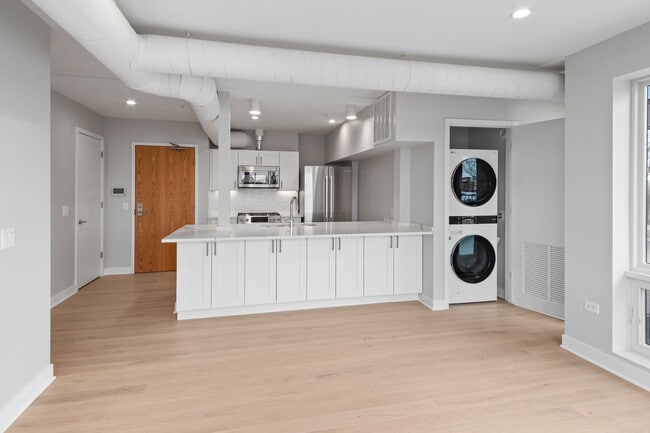 Photo - 4637 N Ashland Ave