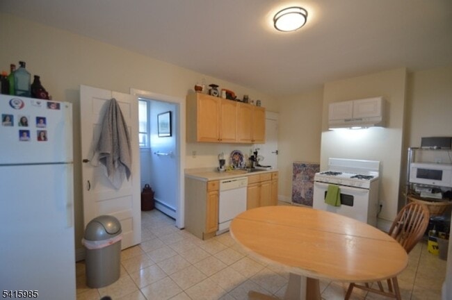 Photo - 17 Bowers Ln Unit B