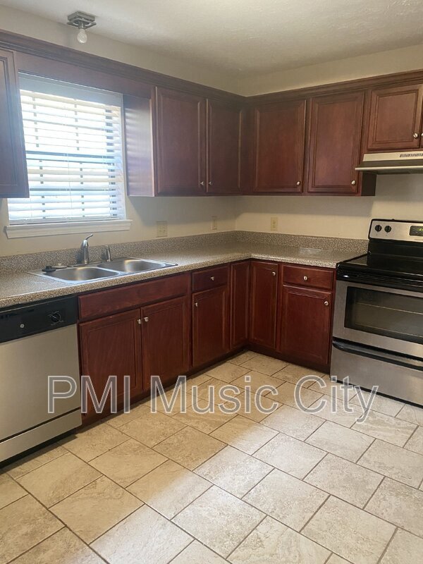 Photo - 325 Deerpoint Dr