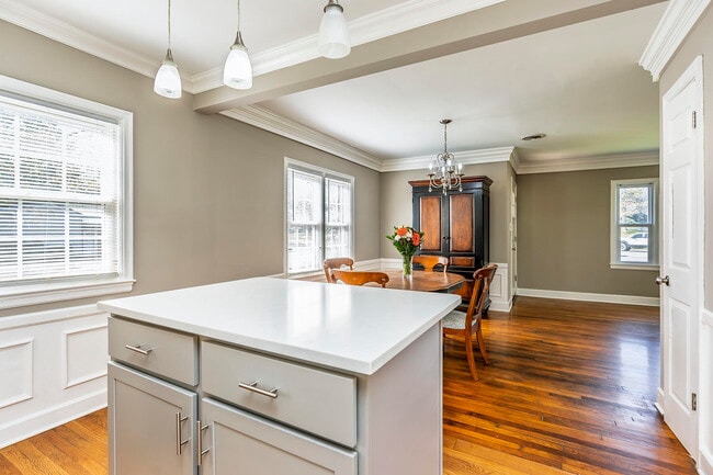 Photo - 2224 Harrodsburg Rd