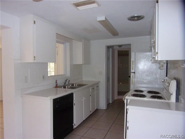 Photo - 28 N Davis St