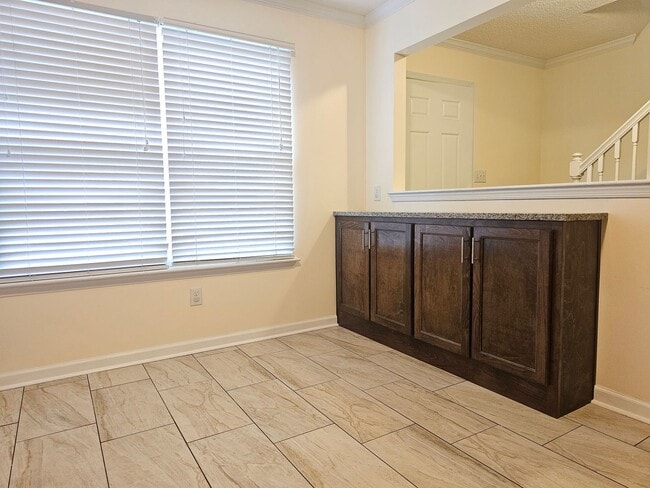 Photo - 546 Hollomon Dr