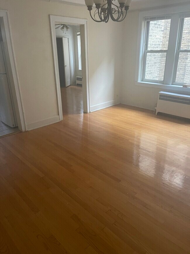 Photo - 6113 N Francisco Ave