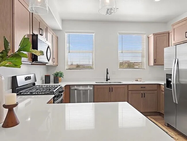 Building Photo - 2065 S Grandiflora Rd Rental