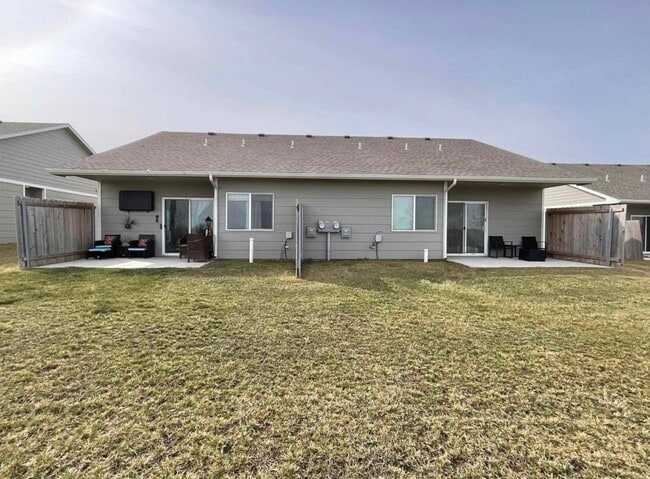 Photo - 5480 Colburn Ct E