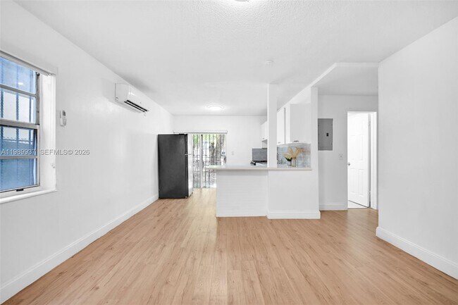 Photo - 641 NW 2nd St Unit 1