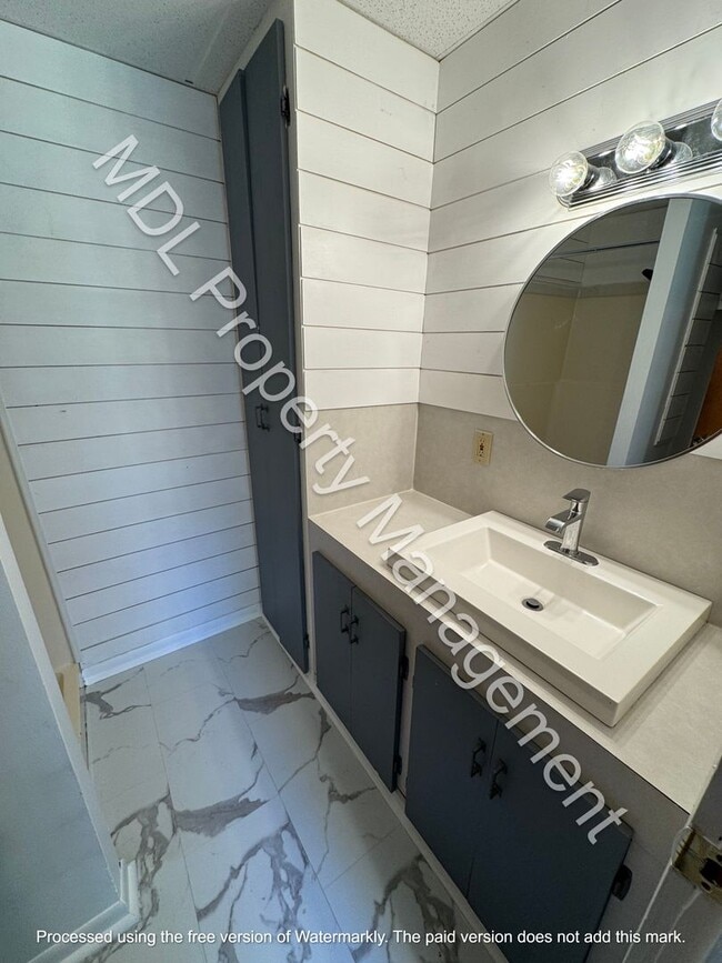 Photo - 206 Harold St Unit C