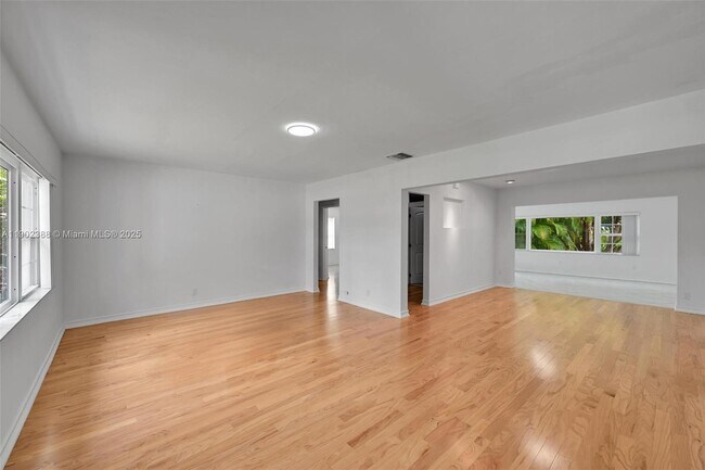 Photo - 1520 NE 108th St