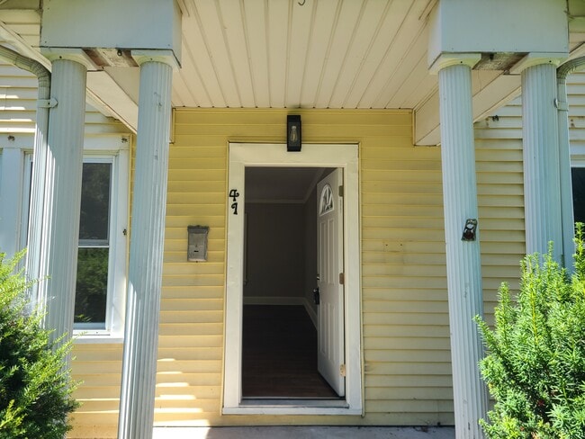 Building Photo - 41 Western Ave Rental