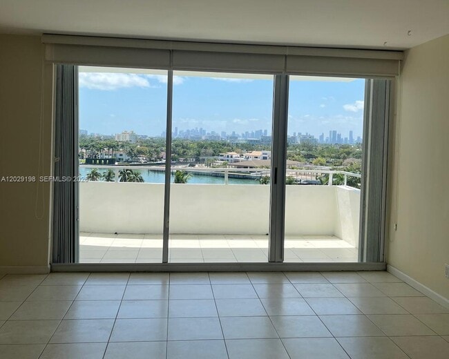 Photo - 5161 Collins Ave Unit 909