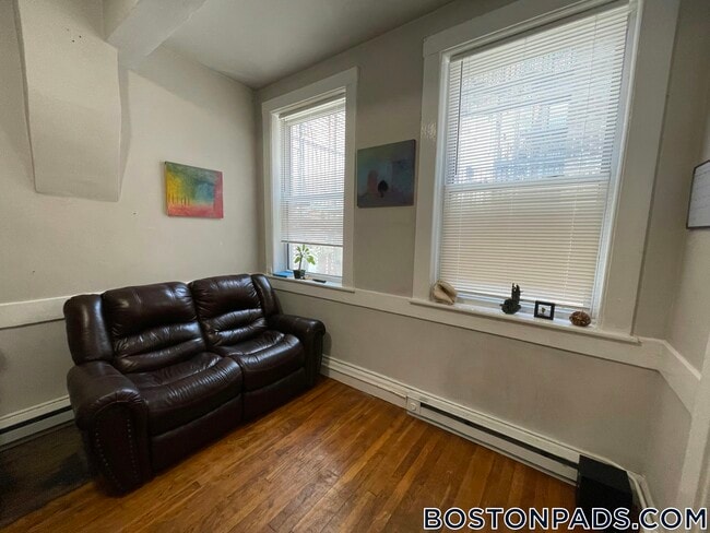 Photo - 161 Endicott St Unidad 1R