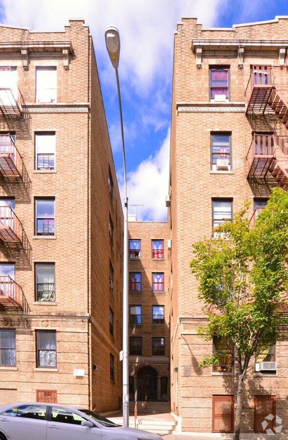 2131 Vyse Ave - 2131 Vyse Ave