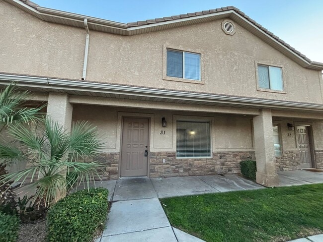 Building Photo - UPDATED UNIT IN ST. GEORGE!