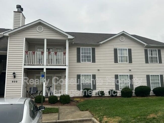 Building Photo - 800 Folly Ct