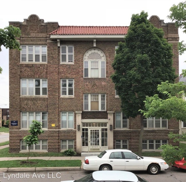 Photo - 2544 Harriet Ave