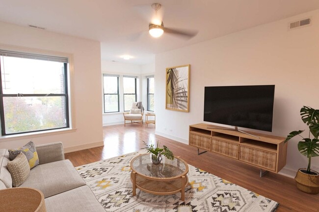 Photo - 5234-5244 S. Ingleside Avenue