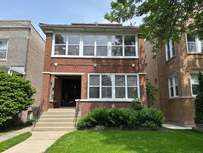 Building Photo - 4839 N Kedvale Ave Unit 1