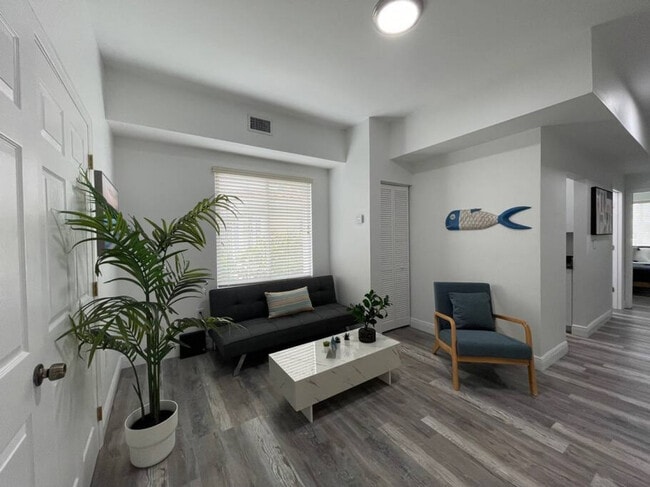 Photo - 29 Oviedo Ave Unidad ID1056534P