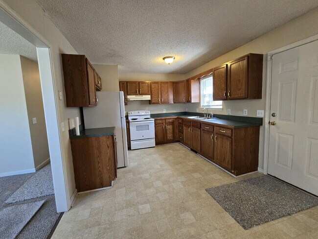 Photo - 1007 Walnut Dr