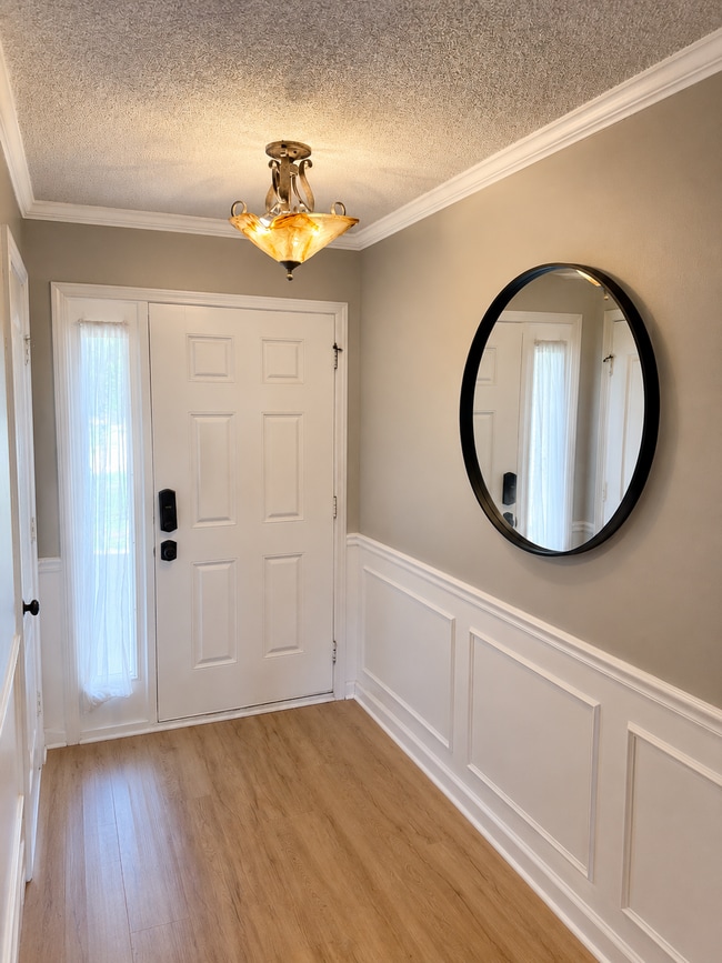 Photo - 1637 N 128th St