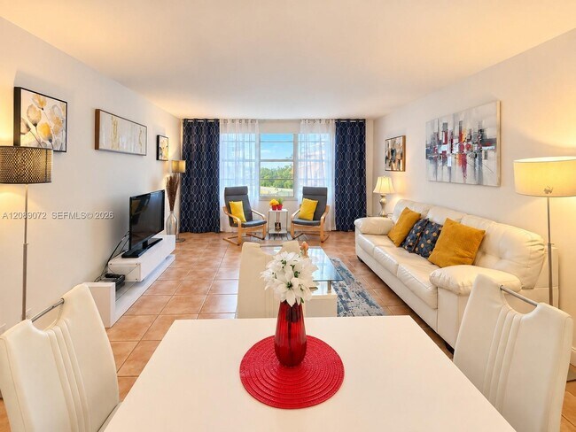 Photo - 5161 Collins Ave Unit 310