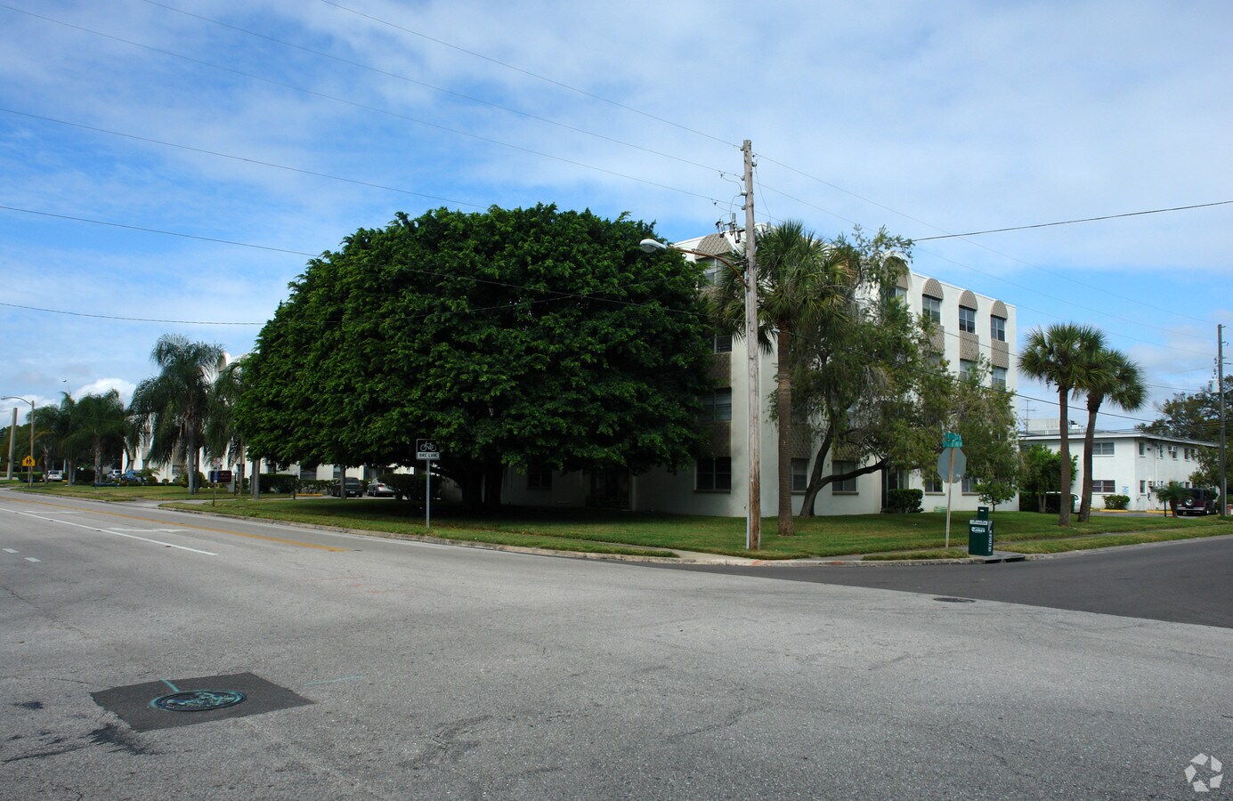 Key Plaza Apartments - Key Plaza Apartments