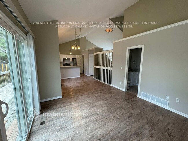 Photo - 6054 Zang Way